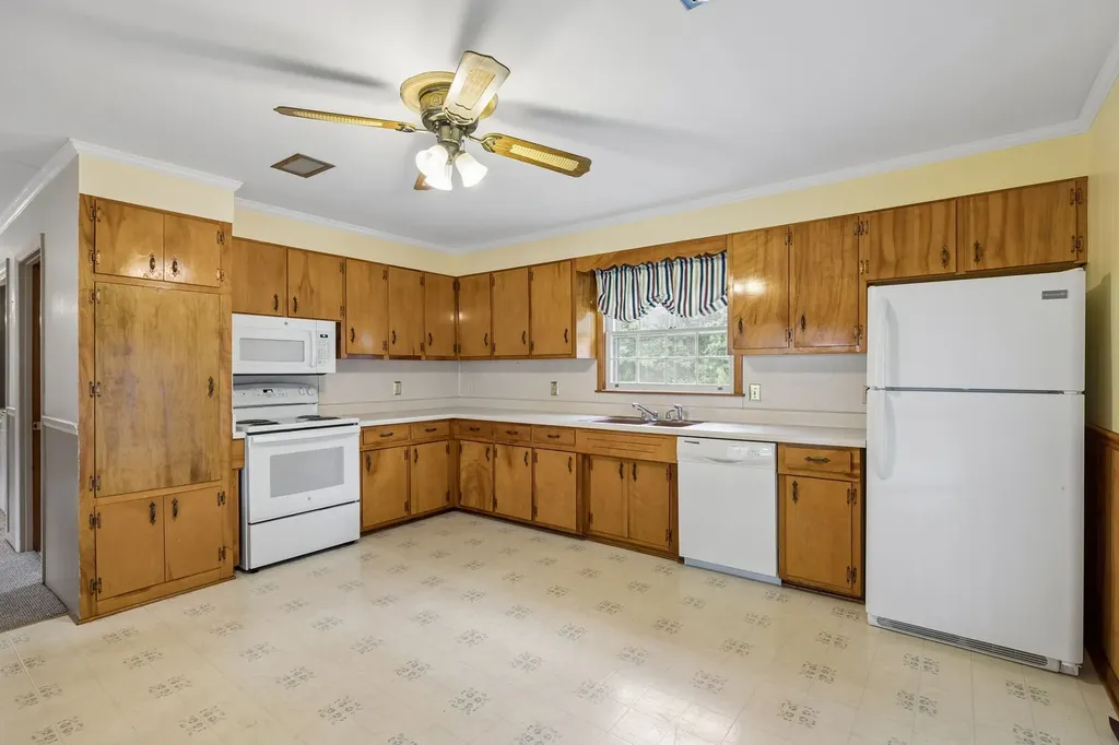 708 Hickory Street Centerville TN 37033