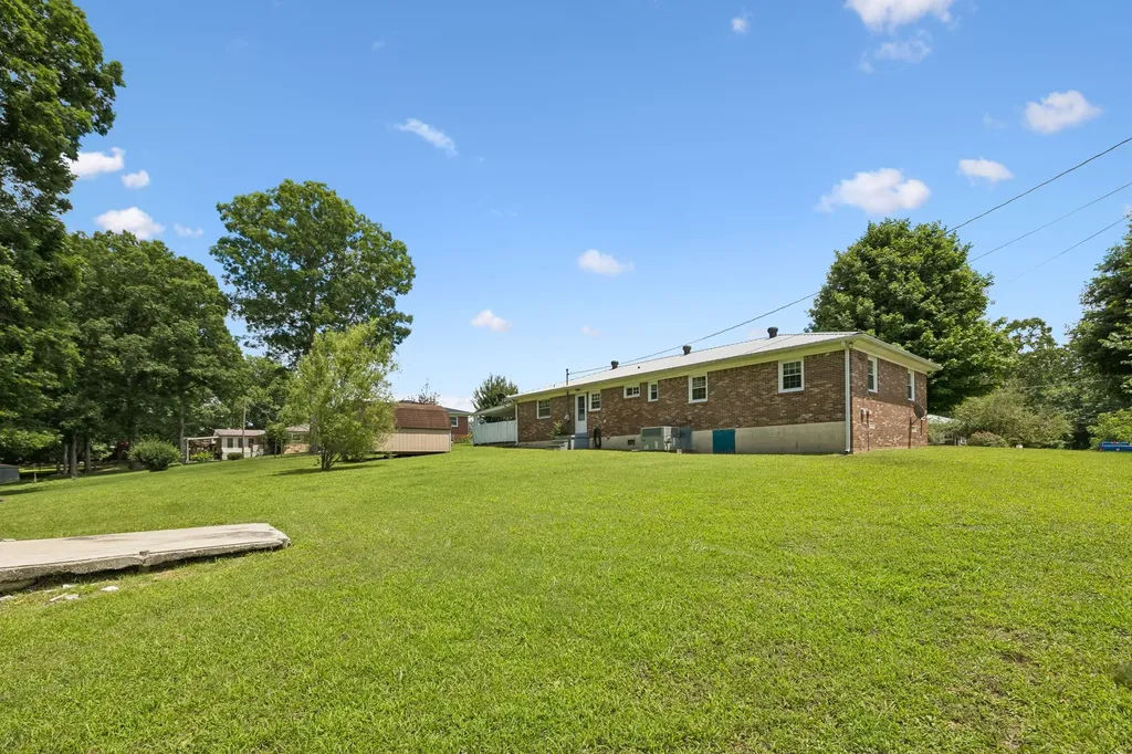 708 Hickory Street Centerville TN 37033