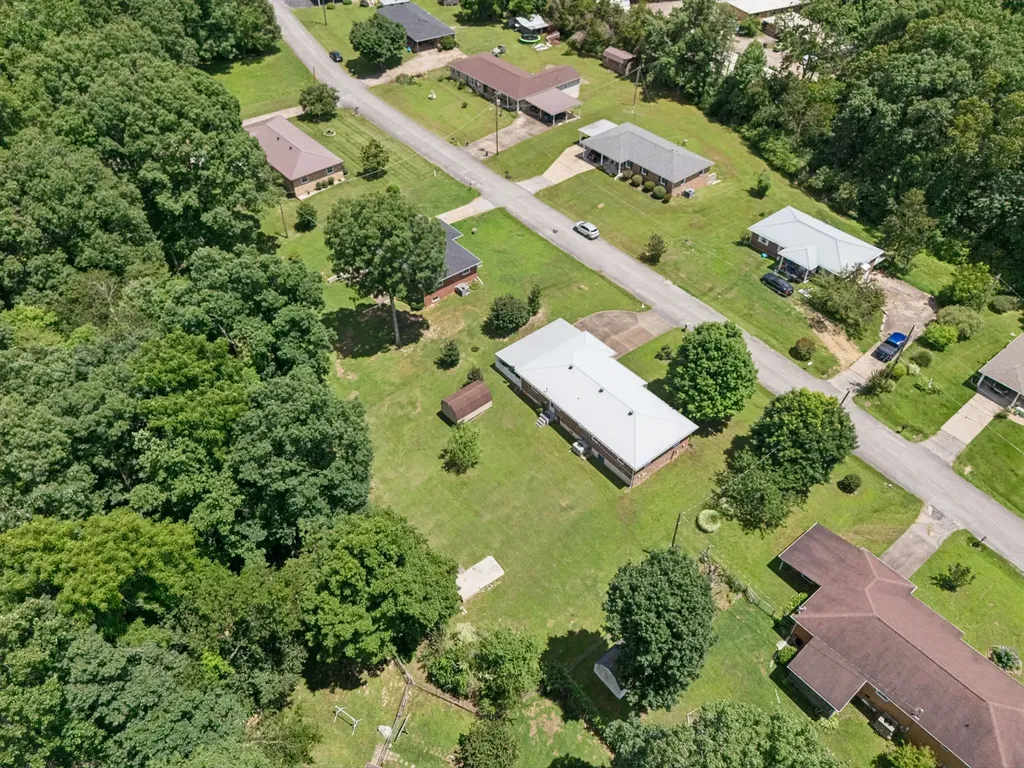 708 Hickory Street Centerville TN 37033