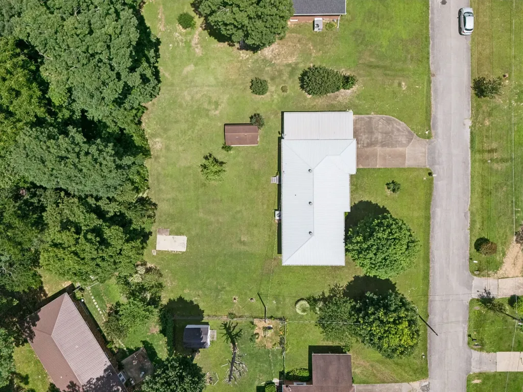 708 Hickory Street Centerville TN 37033