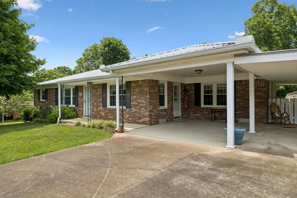 708 Hickory Street Centerville TN 37033