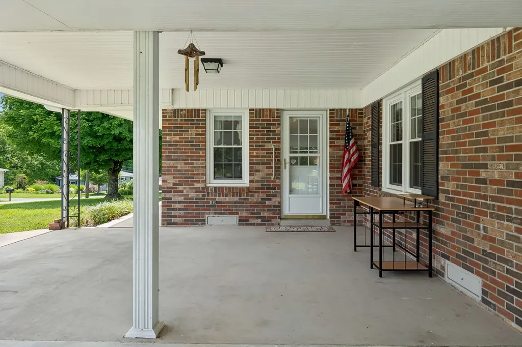 708 Hickory Street Centerville TN 37033