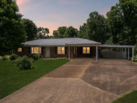 708 Hickory Street Centerville TN 37033