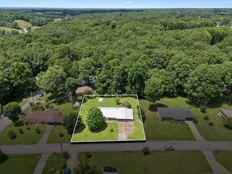 708 Hickory Street Centerville TN 37033