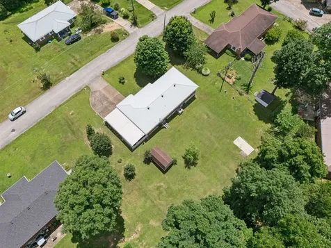 708 Hickory Street Centerville TN 37033