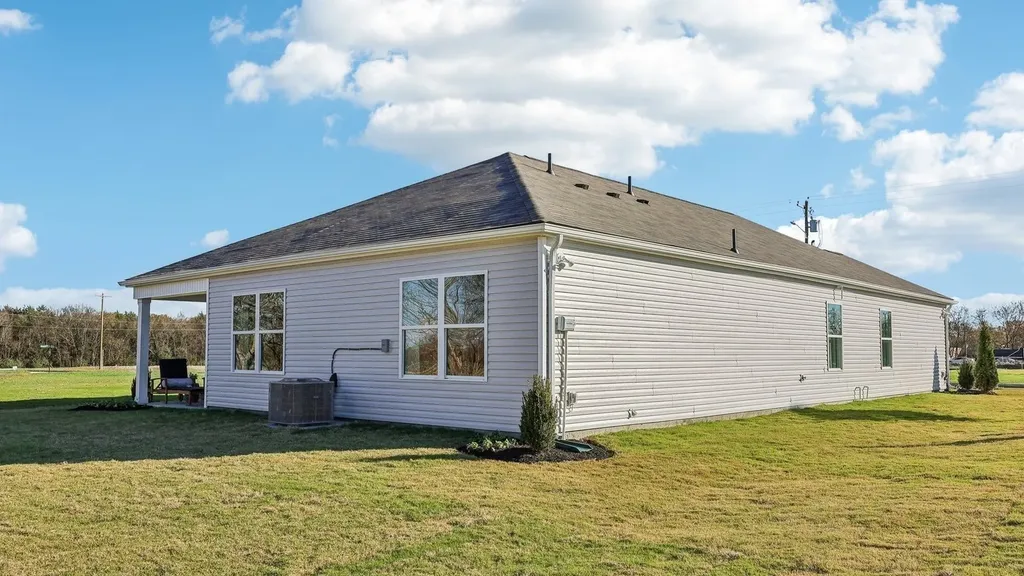 1750 Savannah Pass Lewisburg TN 37091