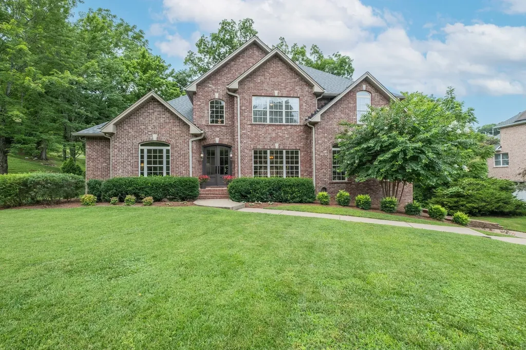 127 Country Hills Drive Hendersonville TN 37075