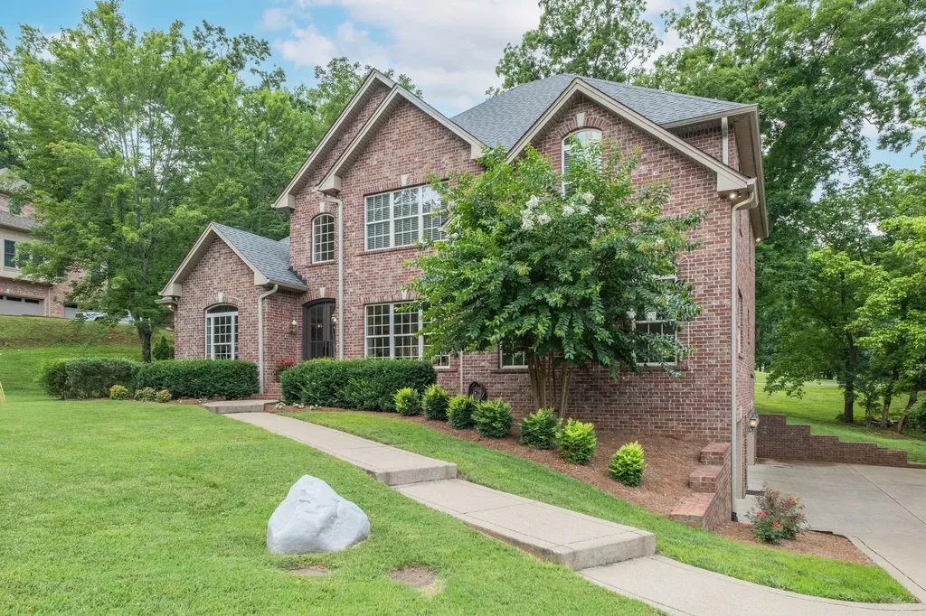 127 Country Hills Drive Hendersonville TN 37075