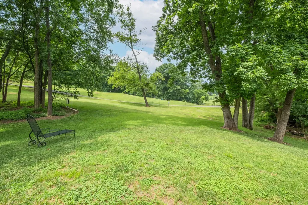 127 Country Hills Drive Hendersonville TN 37075