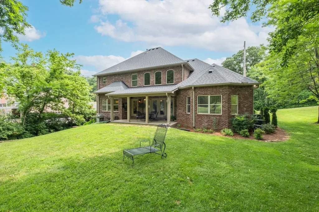 127 Country Hills Drive Hendersonville TN 37075