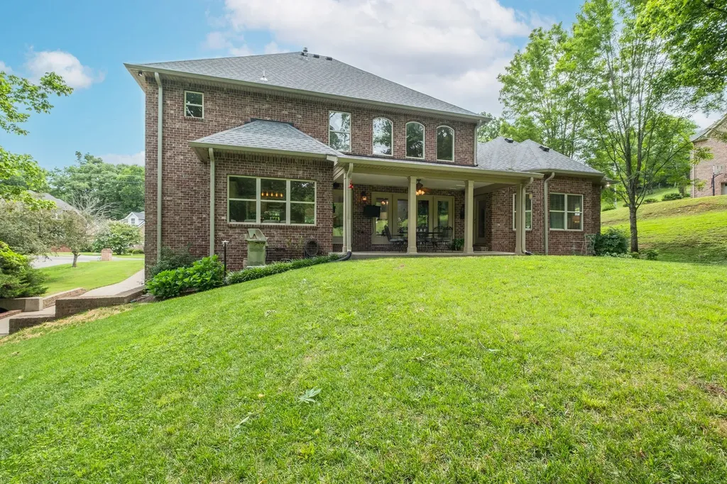 127 Country Hills Drive Hendersonville TN 37075