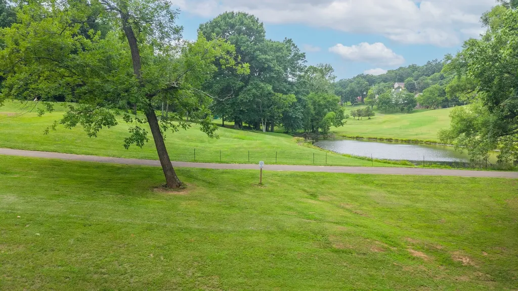 127 Country Hills Drive Hendersonville TN 37075