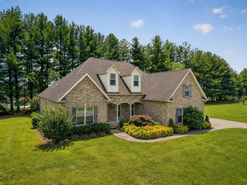 139 Chestnut Oak Avenue Smithville TN 37166