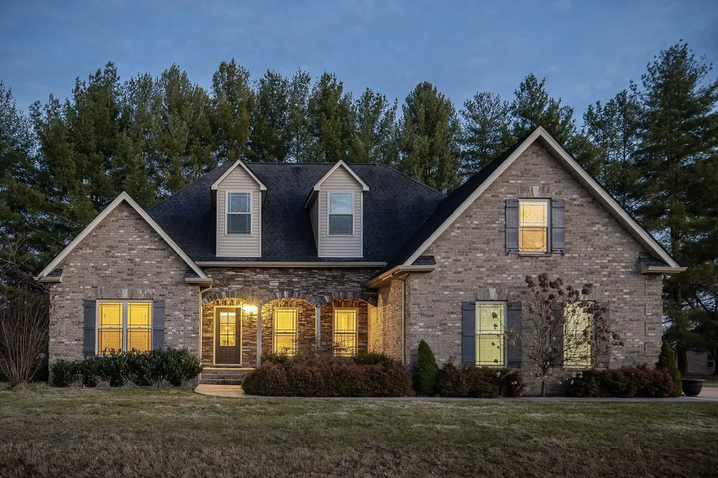 139 Chestnut Oak Avenue Smithville TN 37166