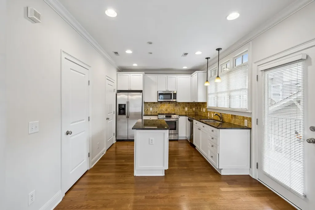 2110 Acklen Avenue Nashville TN 37212