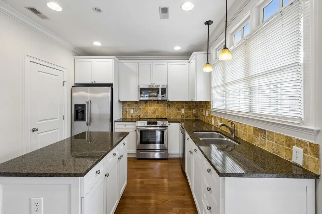 2110 Acklen Avenue Nashville TN 37212