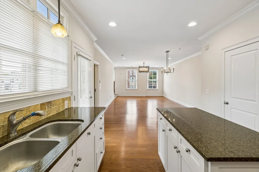 2110 Acklen Avenue Nashville TN 37212