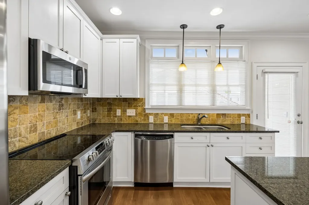 2110 Acklen Avenue Nashville TN 37212