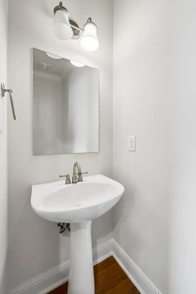 2110 Acklen Avenue Nashville TN 37212