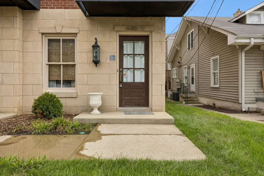 2110 Acklen Avenue Nashville TN 37212