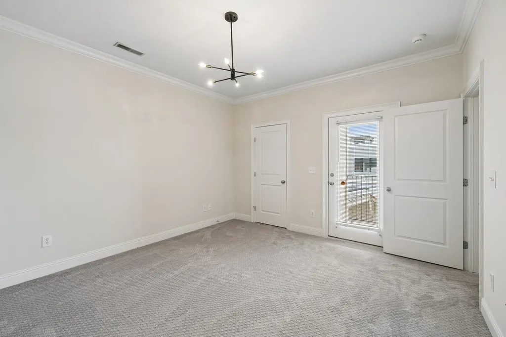 2110 Acklen Avenue Nashville TN 37212