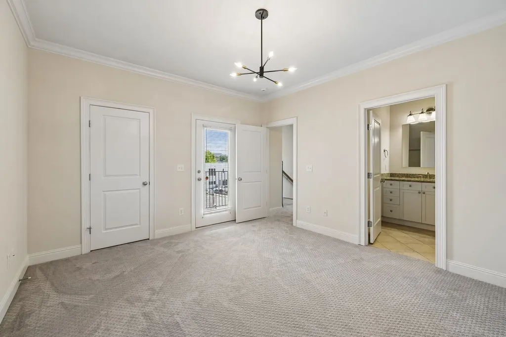 2110 Acklen Avenue Nashville TN 37212
