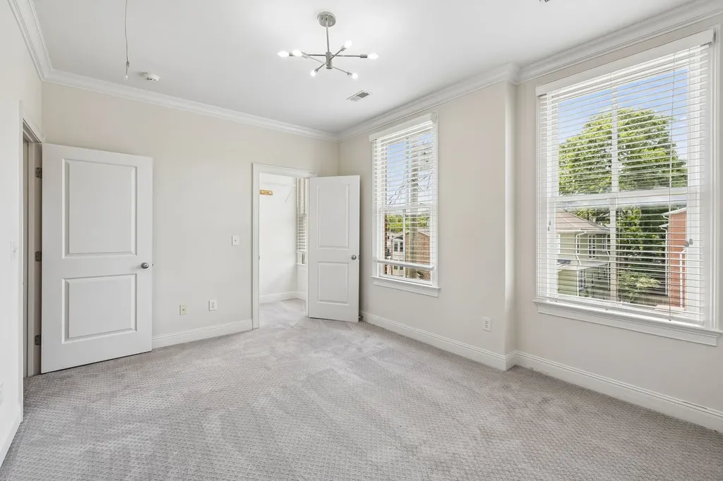 2110 Acklen Avenue Nashville TN 37212