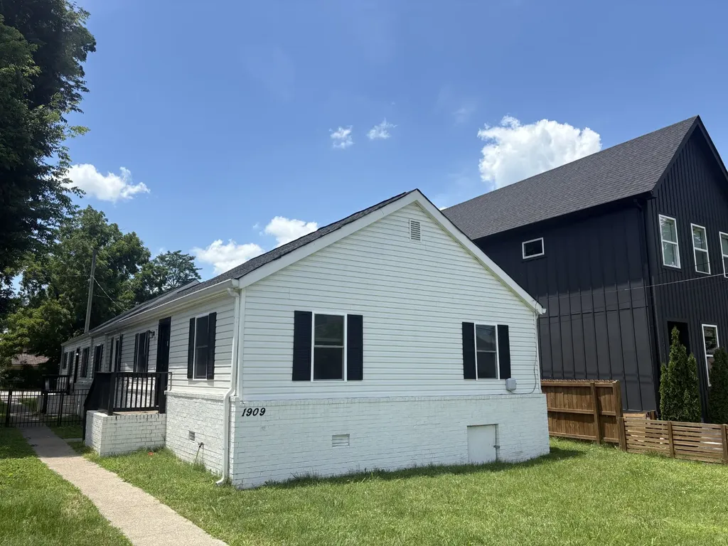 1909 10th Ave, N Nashville TN 37208