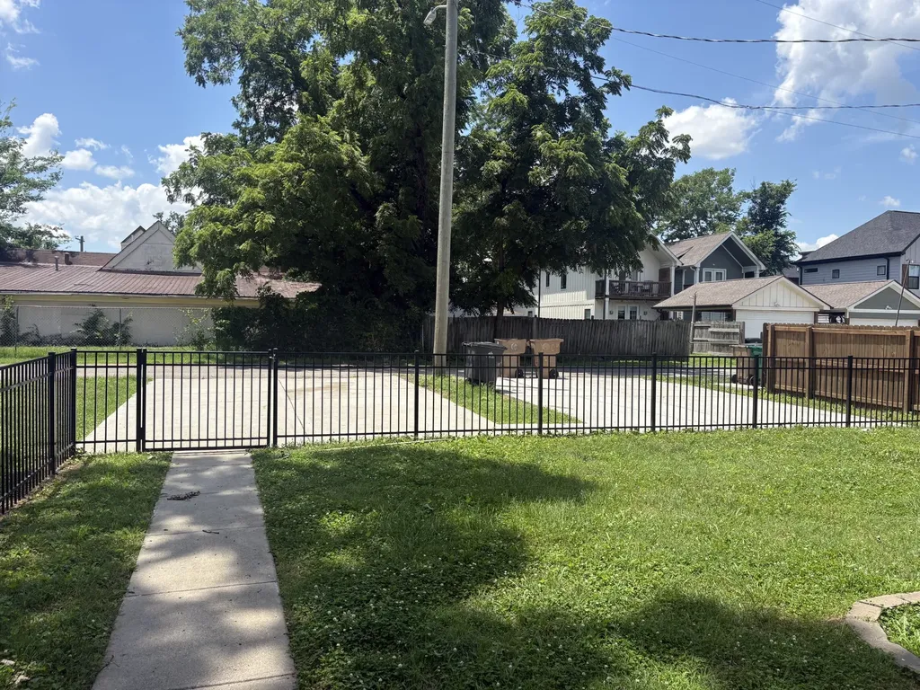 1909 10th Ave, N Nashville TN 37208