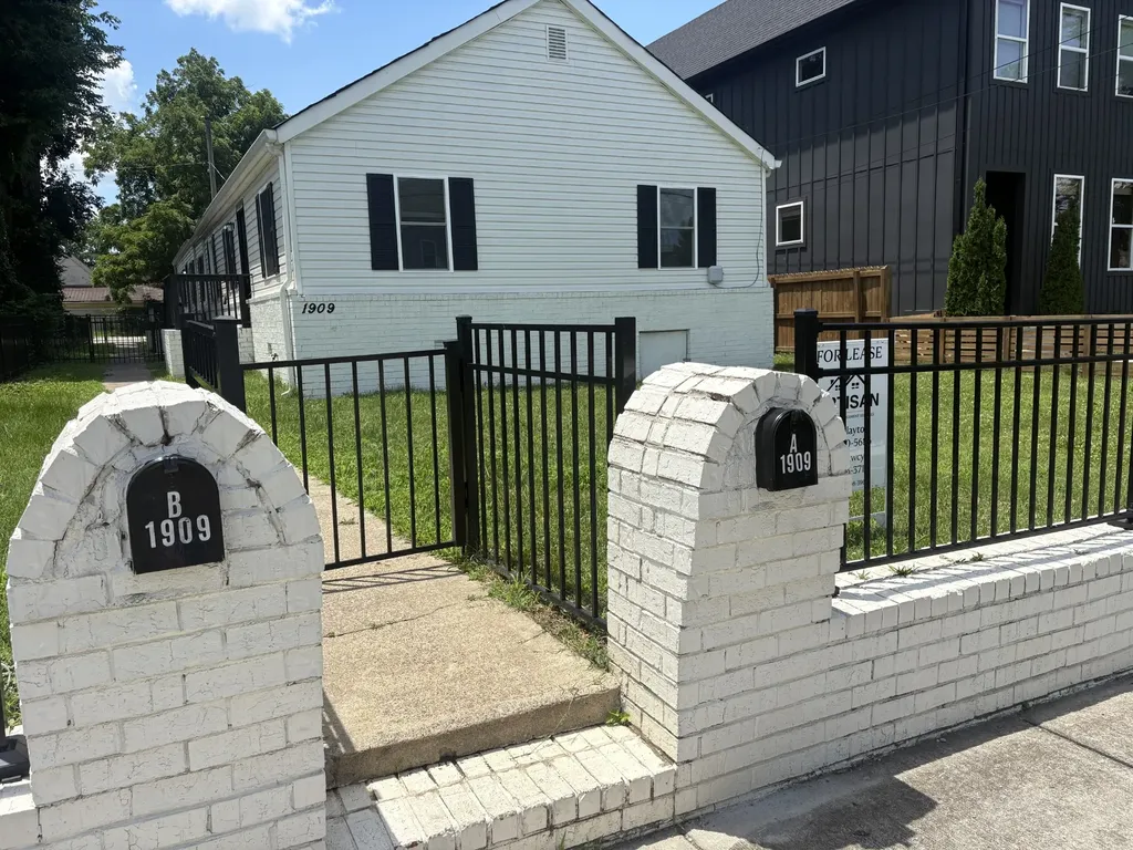 1909 10th Ave, N Nashville TN 37208