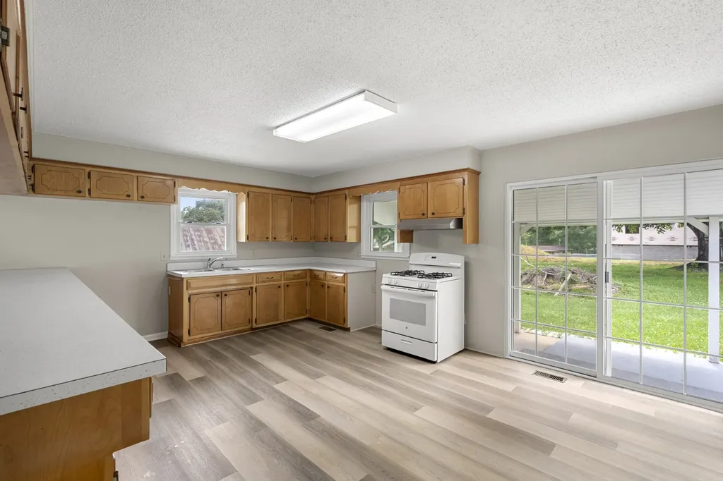 131 Bold Springs Road Mc Ewen TN 37101