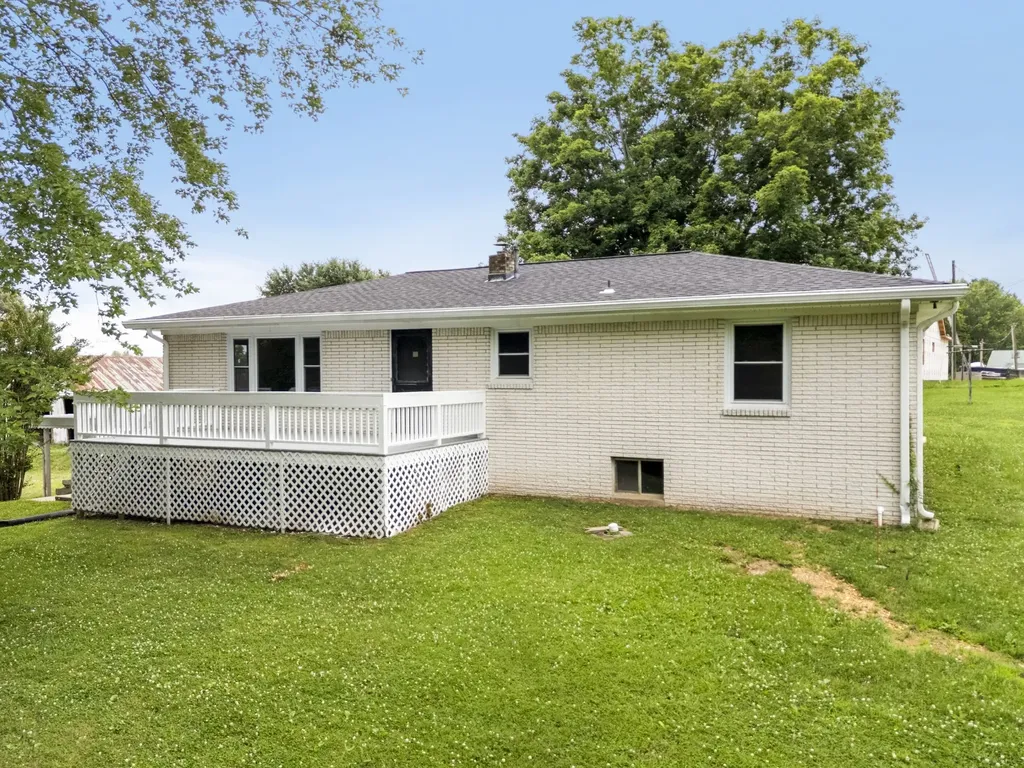 131 Bold Springs Road Mc Ewen TN 37101