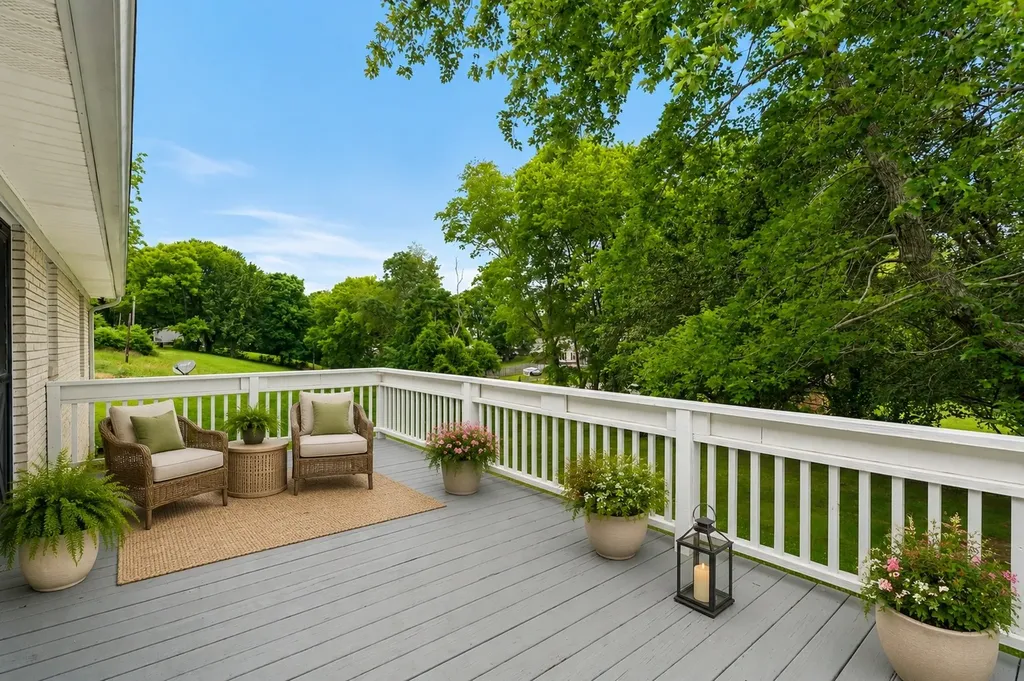131 Bold Springs Road Mc Ewen TN 37101