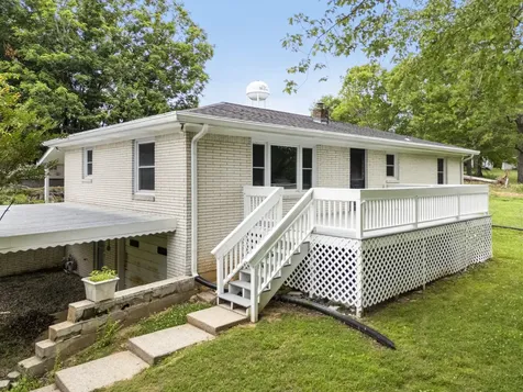 131 Bold Springs Road Mc Ewen TN 37101