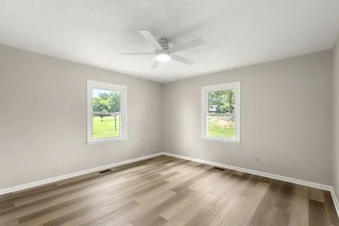 131 Bold Springs Road Mc Ewen TN 37101