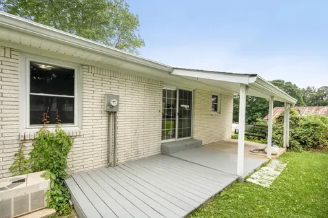 131 Bold Springs Road Mc Ewen TN 37101