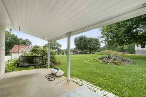 131 Bold Springs Road Mc Ewen TN 37101