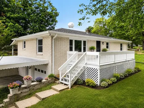 131 Bold Springs Road Mc Ewen TN 37101