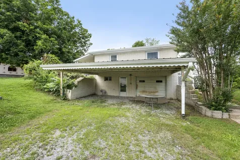 131 Bold Springs Road Mc Ewen TN 37101