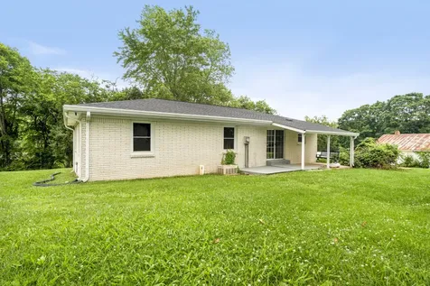 131 Bold Springs Road Mc Ewen TN 37101