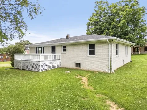 131 Bold Springs Road Mc Ewen TN 37101