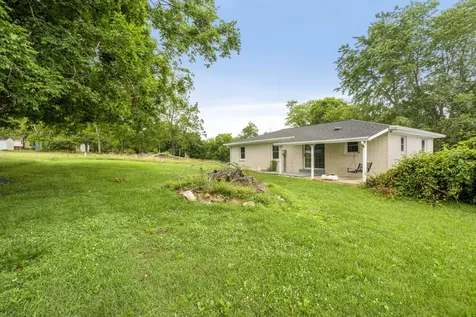 131 Bold Springs Road Mc Ewen TN 37101