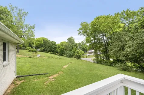 131 Bold Springs Road Mc Ewen TN 37101