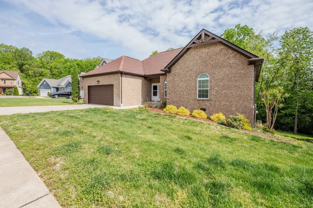 813 Tanager Place Lebanon TN 37087