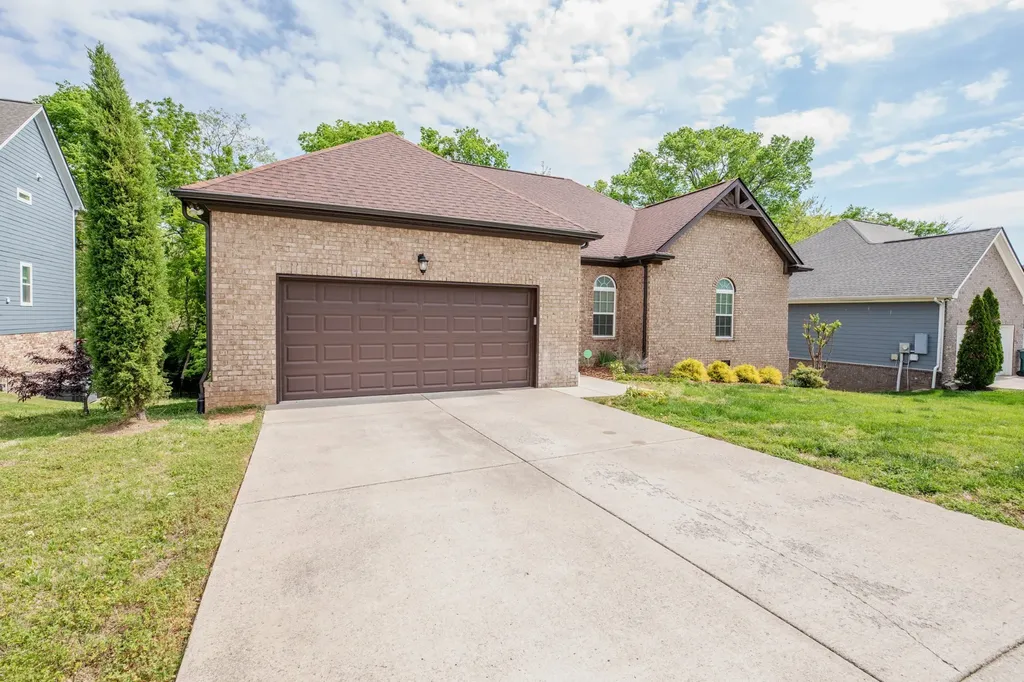 813 Tanager Place Lebanon TN 37087