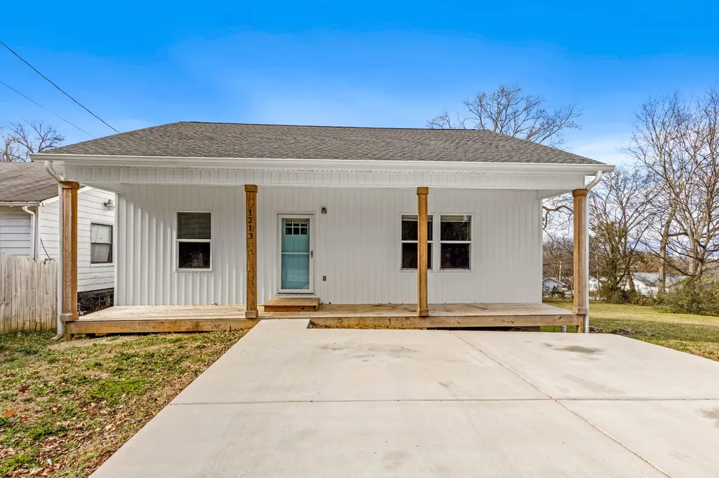 1213 N Chamberlain Avenue Chattanooga TN 37406