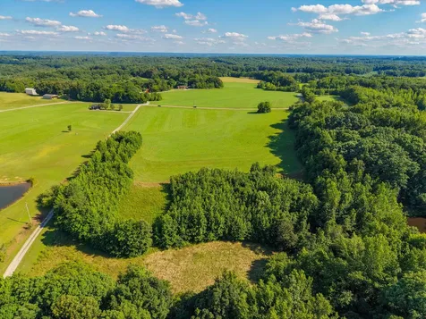 3 Poplar Ridge Road Chapmansboro TN 37035