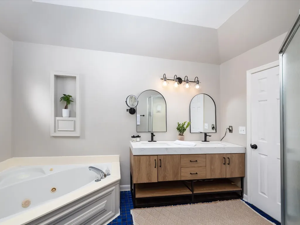 620 Independence Dr, E Franklin TN 37067