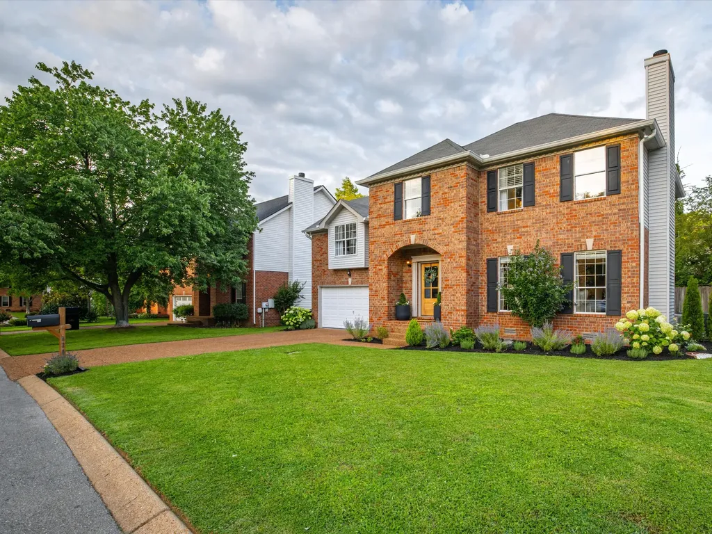 620 Independence Dr, E Franklin TN 37067