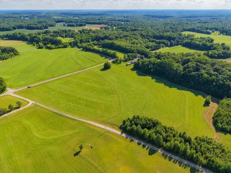 5 Poplar Ridge Road Chapmansboro TN 37035